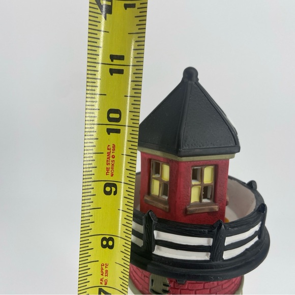 Santa's Workbench Bayside Lighthouse Towne Collection Blink Light Porcelain Box - Picture 13 of 15